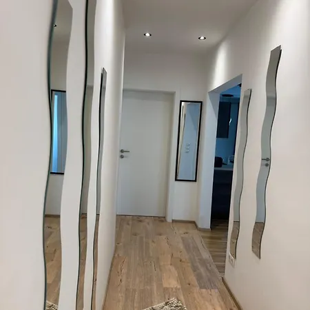 Moderne 2-zimmer Mit Klima & Parkplatz In Апартаменты Грац