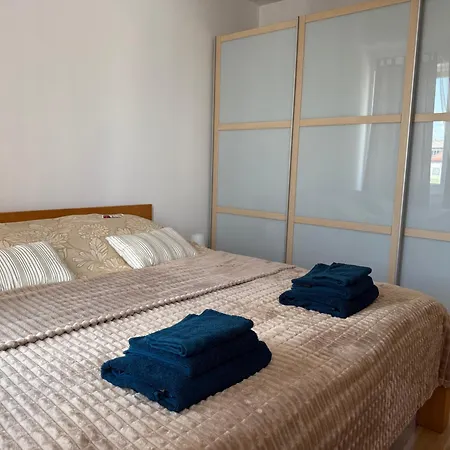 Апартаменты Moderne 2-zimmer Mit Klima & Parkplatz In *