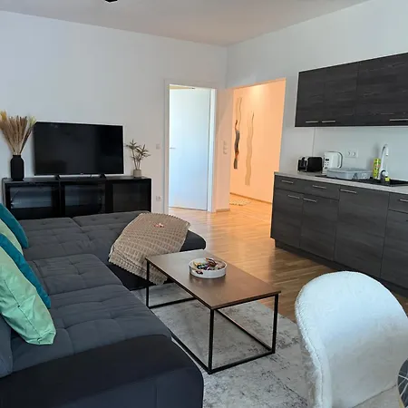 Moderne 2-zimmer Mit Klima & Parkplatz In Апартаменты *