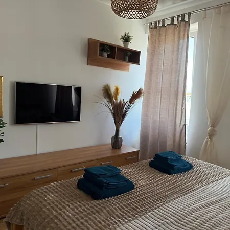 Moderne 2-zimmer Mit Klima & Parkplatz In Apartmán Štýrský Hradec