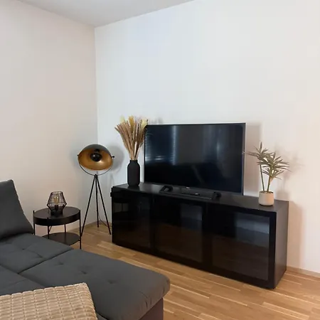 Apartmán Moderne 2-zimmer Mit Klima & Parkplatz In *
